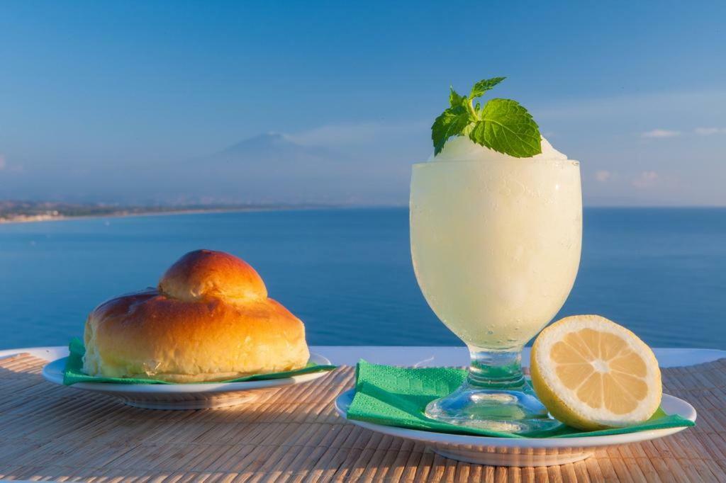 カリーニ A Casa Di Giuseppe 2 Bed & Breakfast エクステリア 写真