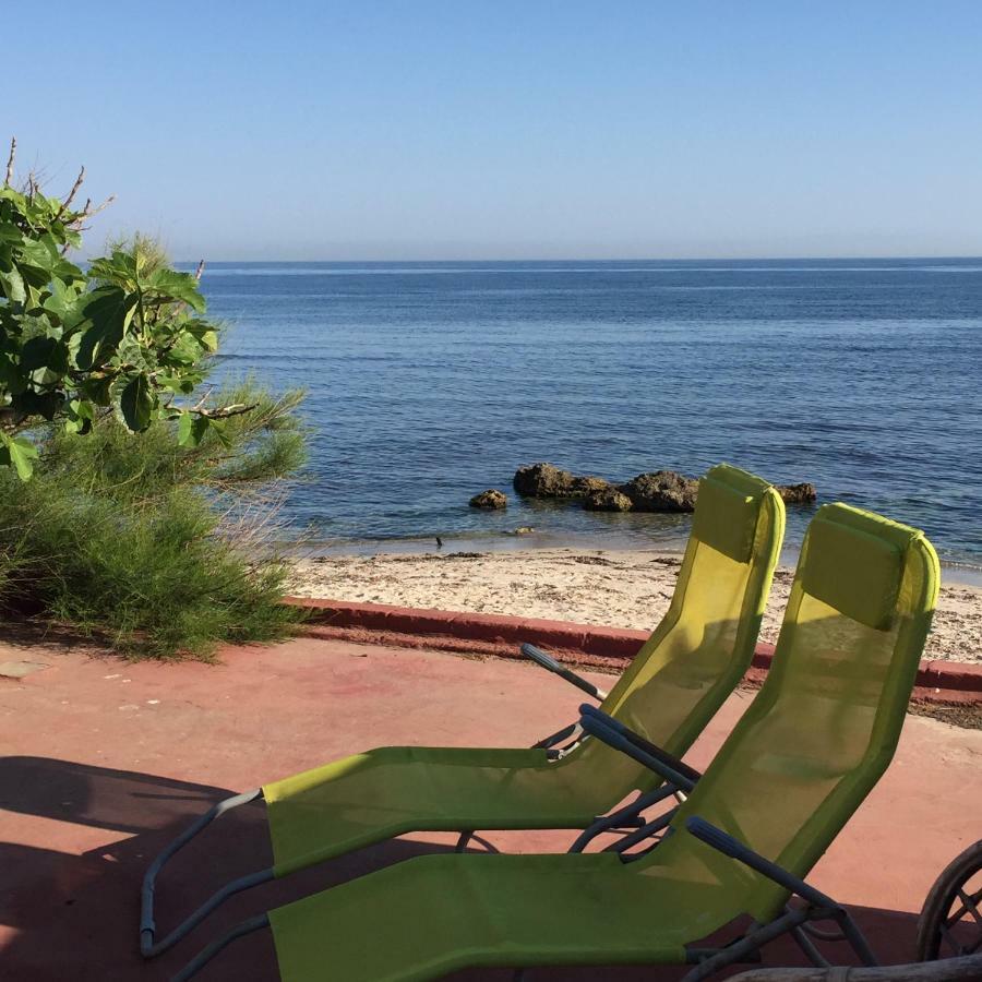 カリーニ A Casa Di Giuseppe 2 Bed & Breakfast エクステリア 写真