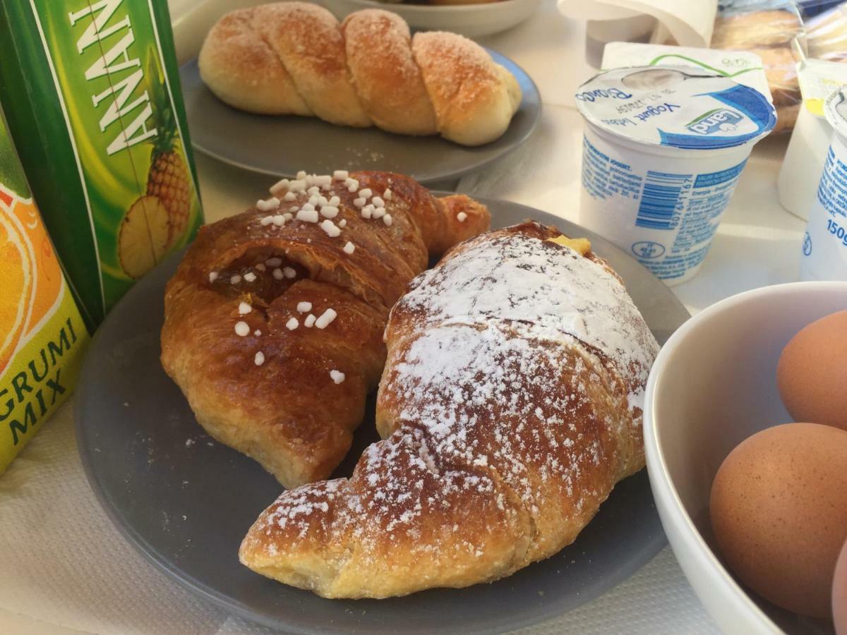 カリーニ A Casa Di Giuseppe 2 Bed & Breakfast エクステリア 写真