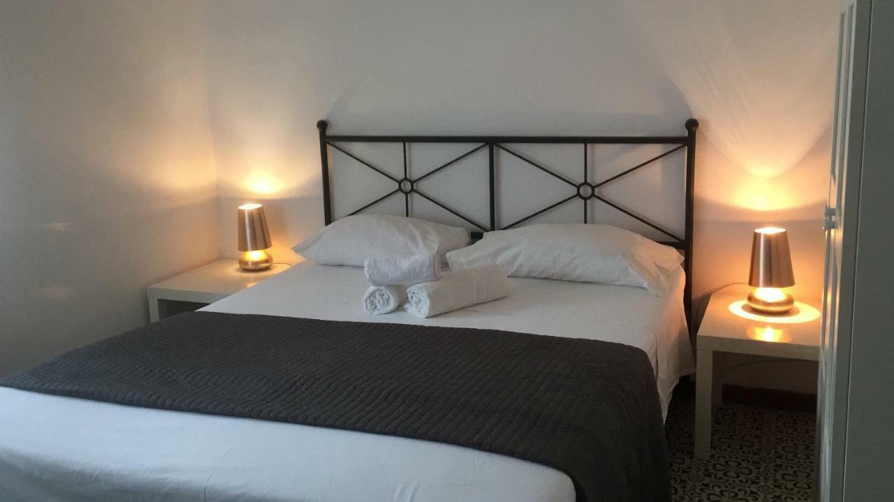 カリーニ A Casa Di Giuseppe 2 Bed & Breakfast エクステリア 写真
