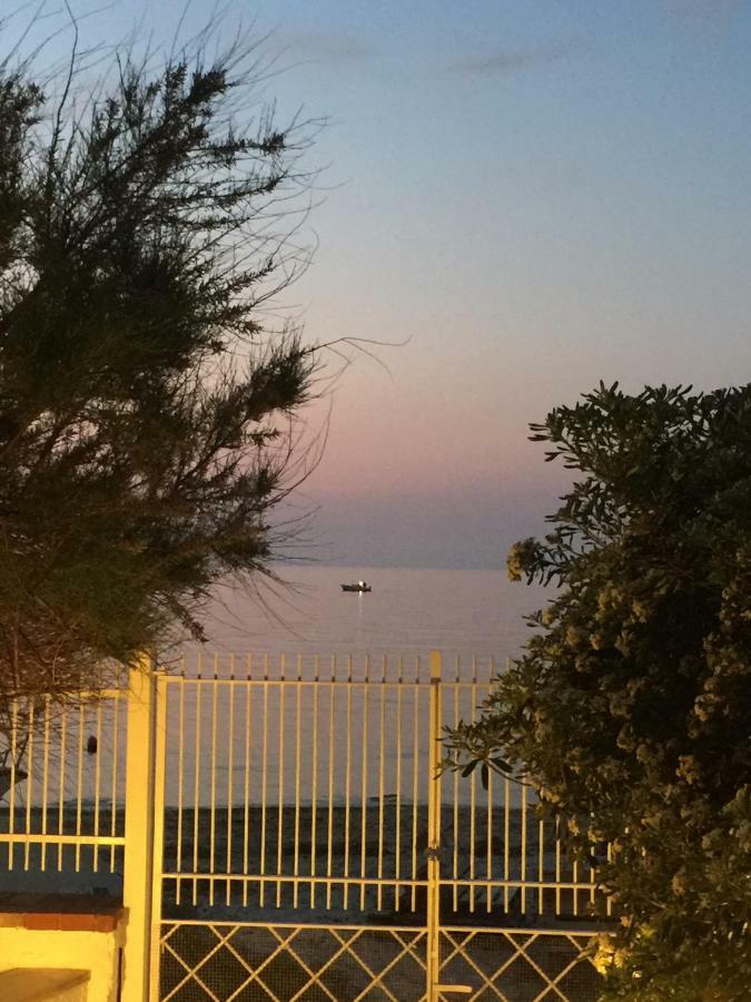 カリーニ A Casa Di Giuseppe 2 Bed & Breakfast エクステリア 写真